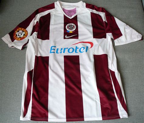 Vrátil se do české republiky, kde se v květnu 2002 upsal klubu ac sparta praha, s 12 miliony korun ročně se stal nejlépe placeným fotbalistou české ligy. Originál hraný dres Lukáš Zelenka AC Sparta Praha vs ...