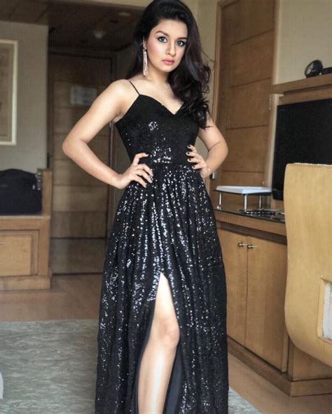 Avneet Kaurs Black Outfit Collections Iwmbuzz Stylish Party