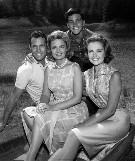 The Donna Reed Show Tv Show Cast 5x7 Photo