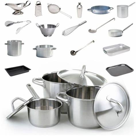 El equipo básico no tiene porqué ser muy amplio, debe estar siempre limpio y listo para funcionar. Utensilios de Cocina