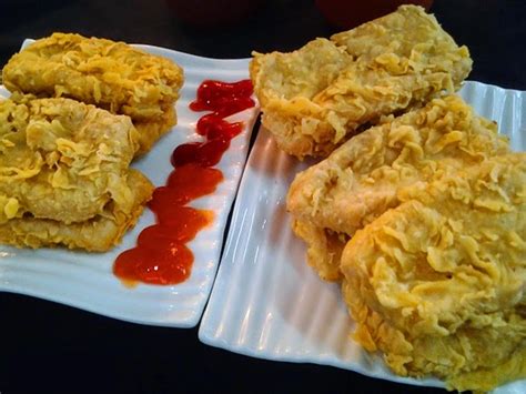 Apabila minyak goreng sudah panas, silakan goreng ayam dalam minyak goreng panas sedang. Resep Masakan Indonesia: Resep Tahu Goreng Krispi