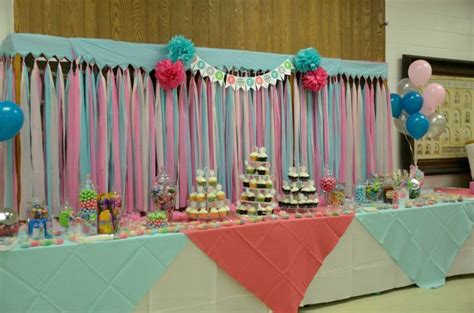 decorate with plastic tablecloths - Google Search Baby Shower Table