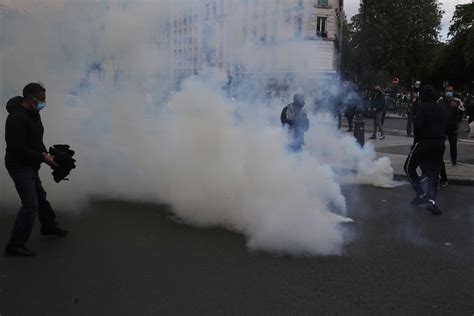 Police Fire Tear Gas On Banned Palestinian March In Paris AP News