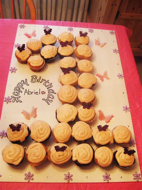 Everyone thinks that once they start moving and holding their heads up, that it becomes easier. 1 year old birthday cupcakes | First birthday cupcakes ...