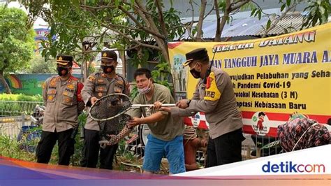 Portal informasi lowongan kerja terbaru daerah cikarang bekasi, karawang, bogor, jakarta, dan tangerang untuk lulusan sma/smk dan d3/s1 semua jurusan. Polres Pelabuhan Tj Priok Bagi Sembako hingga Panen Ikan di Kampung Tangguh