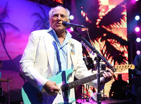 Jimmy Buffett looked 'exhausted' while performing in Las Vegas in