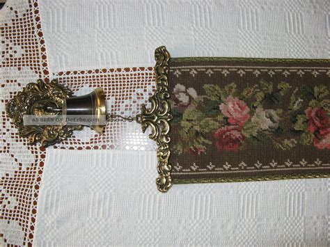 Von mode über haushaltsartikel bis hin zu möbeln kann man beim versandhandel klingel nach herzenslust stöbern. Gobelin Klingelzug Mit Messing Glocke U. 2 Beschlägen ...