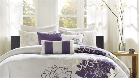 15 Modern Comforter Sets To Give Your Bedroom A Fresh New Look 10