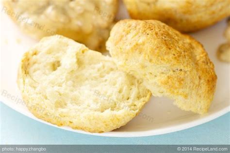 Self rising flour, easy bread recipe for beginners! Grandma's Easy Buttermilk Biscuits | Recipe (With images ...
