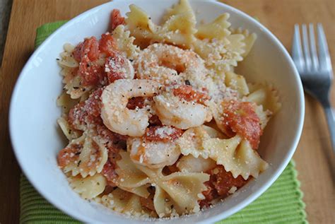 Its an amazing weeknight meal! Spicy Shrimp Pasta in Tomato Wine Sauce - Court's House