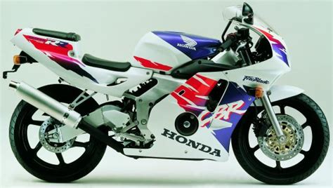 The new sport from honda comes in a total of 4 variants. Scoop: Honda CBR 250RR With In-line 4 Cylinder Under ...