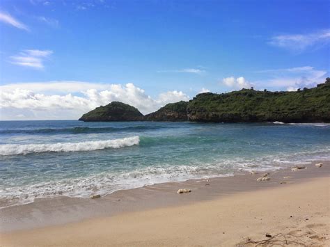Lokasinya berada di sebelah utara ketika mereka mulai membuka hutan, banyak sekali rintangan diantaranya adalah gangguan yang. Beautiful Trip: Pantai Srau Pacitan ~ Buka Mata