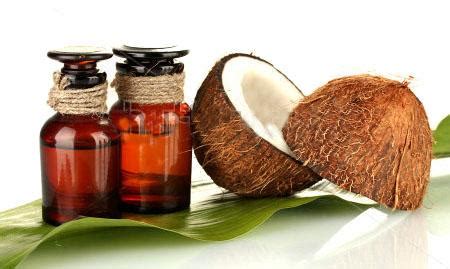 Kita bisa mencegahnya dengan mengonsumsi cairan mengandung elektrolit seperti air kelapa. Minyak Kelapa Dara Asli - KertasPaper.Com