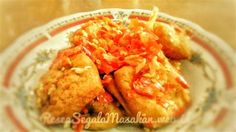 Mager buat beranjak dari rumah, liat bahan di kulkas sepertinyaa bisaaa nih buat sambal goreng kentang. Resep Masak Tahu Pong Bumbu Balado (Dengan gambar) | Resep ...