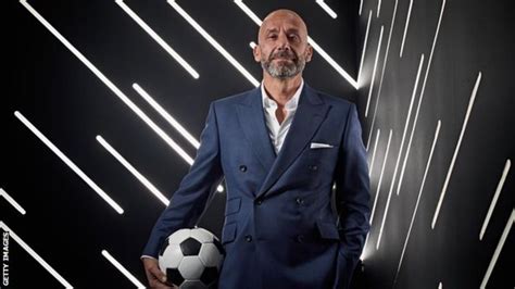 Quelques semaines après avoir annoncé qu'il a vaincu à 55 ans le cancer du pancréas, gianluca vialli s'apprête à sortir un livre. Gianluca Vialli: Mantan striker dan manajer Chelsea ...