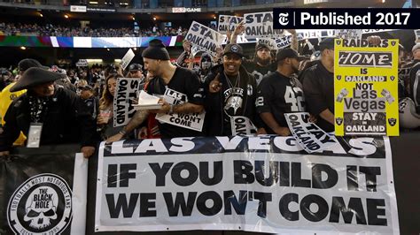 Oakland Raiders Apply To Move To Las Vegas The New York Times