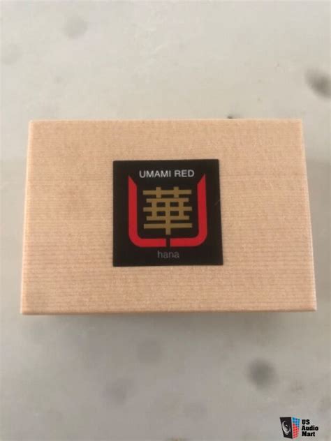 Hana Umami Red Low Output Moving Coil Cartridge Photo 4503143 US
