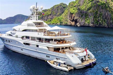 7 Largest Superyachts At The Fort Lauderdale International Boat Show Curbed Miami
