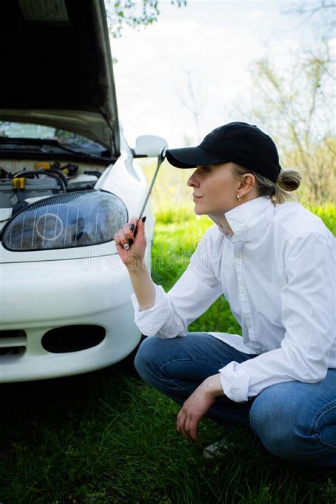 The Girl`s Car Broke Down Vehicle Repair Stock Image Image Of Engine