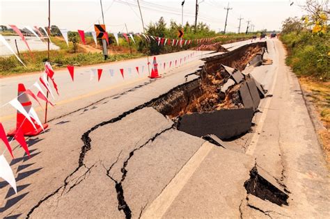 Premium Photo Cracked Road After The Earthquake