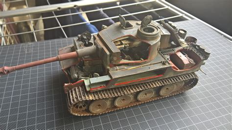 Wwii Tiger I Tank Winterior Plastic Model Military Vehicle Kit 1