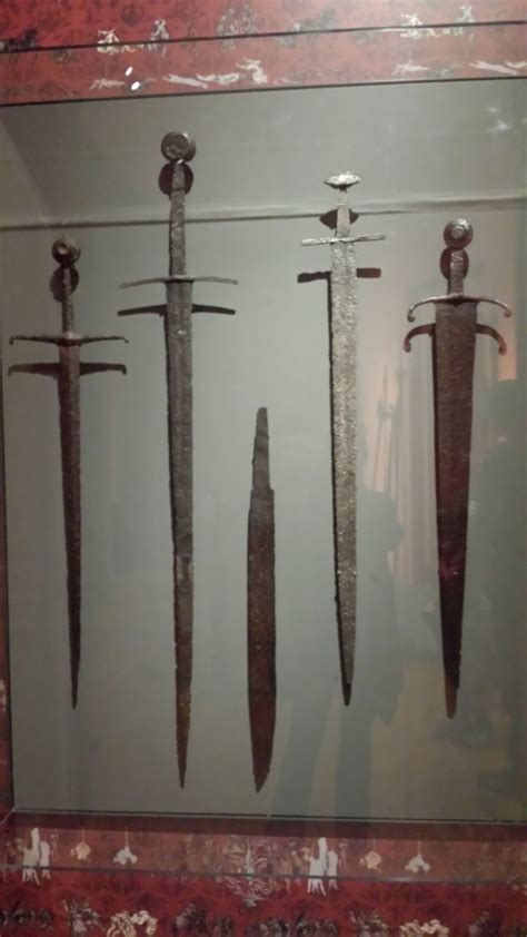 Image Result For Type Xviii Sword Museum Swords Medieval Arming