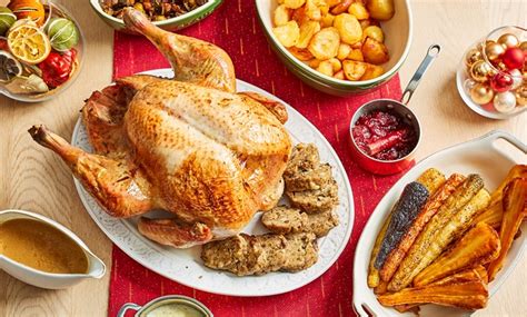 Crackers filled with silly gifts, a tray of dates, bowls of nuts and oranges, and of course, the queen's annual address. Great British Chefs: Perfect Christmas Dinner Masterclass ...