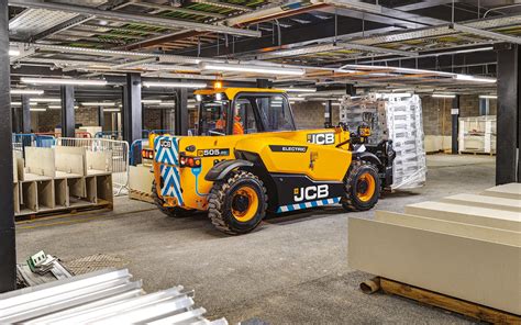 Jcb Unveils Its First All Electric Loadall Telescopic Handler