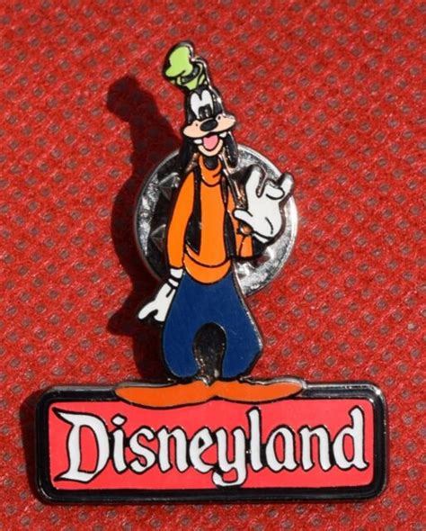 Disneyland Goofy Disneyland Character Sign Series Pin Retired Disney