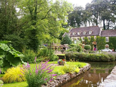 This traditional cotswolds inn boasts just 5 rooms and is situated on one of the most beautiful high streets in the uk. Bibury, in the Cotswolds, Gloucestershire Cotswold Inns ...