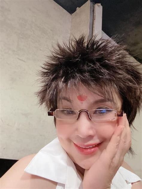 The eldest of five children, she moved to france in 1978 and has since been linked to artist hữu phước. Diễn viên 'Em bé Hà Nội' - NSND Lan Hương thay đổi kiểu ...