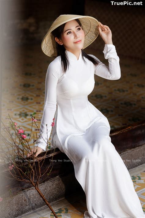 The Beauty of Vietnamese Girls with Traditional Dress (Ao ...