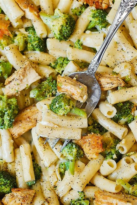 From this basic recipe, many variations have arisen and optional seasonings added. Super Easy Cheesy Chicken And Broccoli Pasta Dish With ...