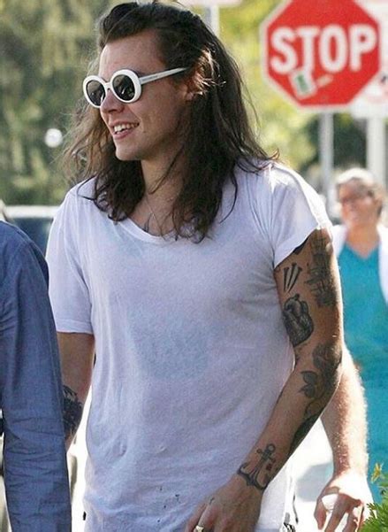 i dont know what it is about harry wearing sunglasses but like..... .im