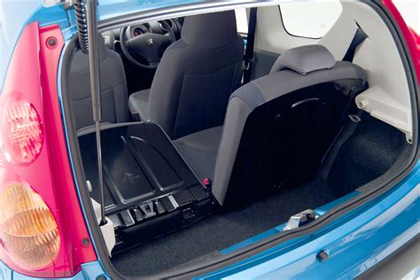 Trunk / boot capacity : Peugeot 107 Hatchback (2005 - 2014) Features, Equipment ...