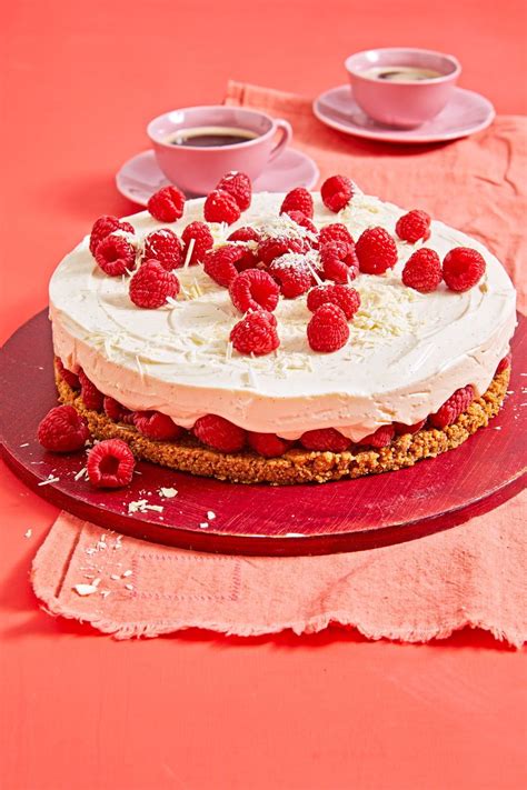 (69) zubereitungszeit 1 stunde 10 minuten. Käsekuchen mit Himbeeren und weißer Schokolade | Rezept ...