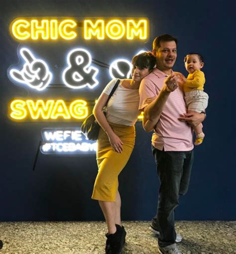Foto perkahwinan pasangan sm faliq nasimuddin dan chryseis tan yang telah sah bernikah di uhh. Tahniah Julia Ziegler! Bakal Lahirkan Anak Kedua Jun Nanti ...