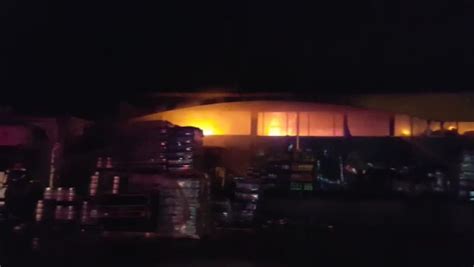 Incendiul produs la secția de psihiatrie a spitalului județean slatina a reușit să fie, în cele din urmă, lichidat. Incendiu la un depozit de băuturi din Slatina