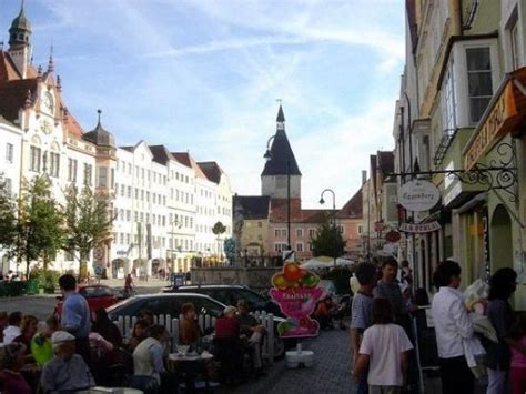Zwar ist ein gästezimmer oder eine pension im vergleich zu hotels in simbach am inn meist etwas einfacher ausgestattet und bietet. BRAUNAU - Foto di Simbach am Inn, Lower Bavaria - Tripadvisor