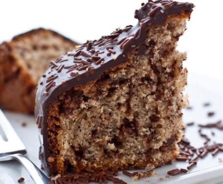 La copertura, più precisamente cioccolato di copertura. Torta con gocce di cioccolato e copertura: la ricetta per ...