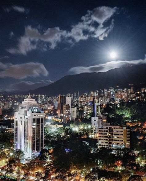 Paola benjumea was born to carlos benjumea. Pin de Paola Benjumea Yomayusa en Mi colombia | Medellín ...
