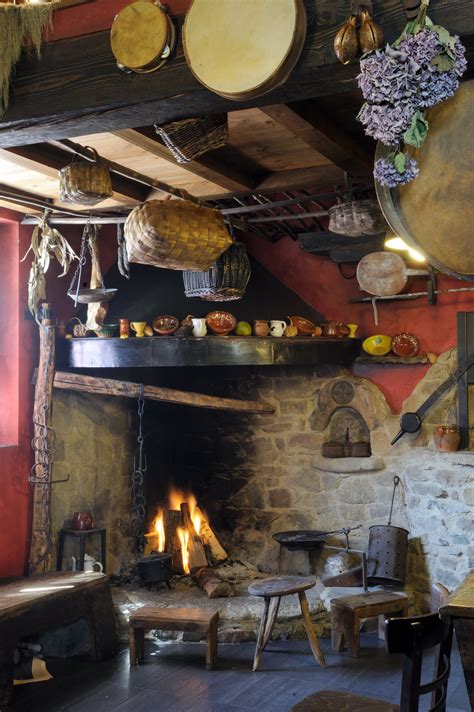 La guisandera cuqui prepara esta receta desde quintana. Cocina tradicional asturiana, se puede ver en algún ...