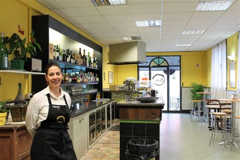 Gli indirizzi migliori di ristoranti e trattorie per mangiare all'aperto tigelle e crescentine, pizza, e piatti tipici. Irina Trattoria. In viaggio a Savigno tra i sapori dei ...