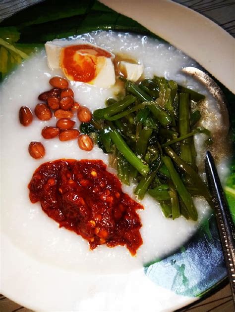Apabila makan di luar, pilih masakan yang menggunakan sedikit minyak, lemak dan santan serta minta untuk dikurangkan penggunaan minyak semasa memesan makanan. Resepi Bubur Nasi Bersambal Gerenti Comfort Food Paling ...