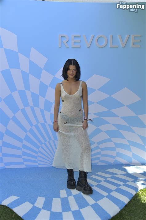 Charli D’Amelio Flashes Her Nude Tits at Coachella (34 Photos) - Famous