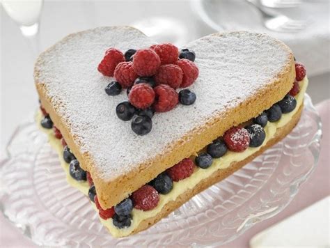 Maybe you would like to learn more about one of these? Recipe Cream and wild fruit cake | Modern Woman | Gentilly ...