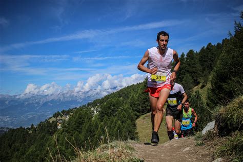 Chez les femmes, la kényanne lucy murigi gagne devant l'allemande michelle maier et la française amandine ferrato! Sierre-Zinal : 5ème victoire de Kilian Jornet sur cette ...