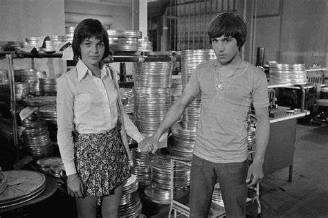 Join facebook to connect with zouzou le jeune and others you may know. Le Jeune Fabre: la série TV