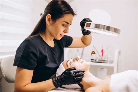How To Become A Beauty Therapist A Social Career With Flexible Hours