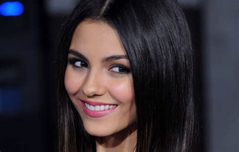 Wallpaper Girl Eyes Smile Victoria Justice Cute Eye Candy Images